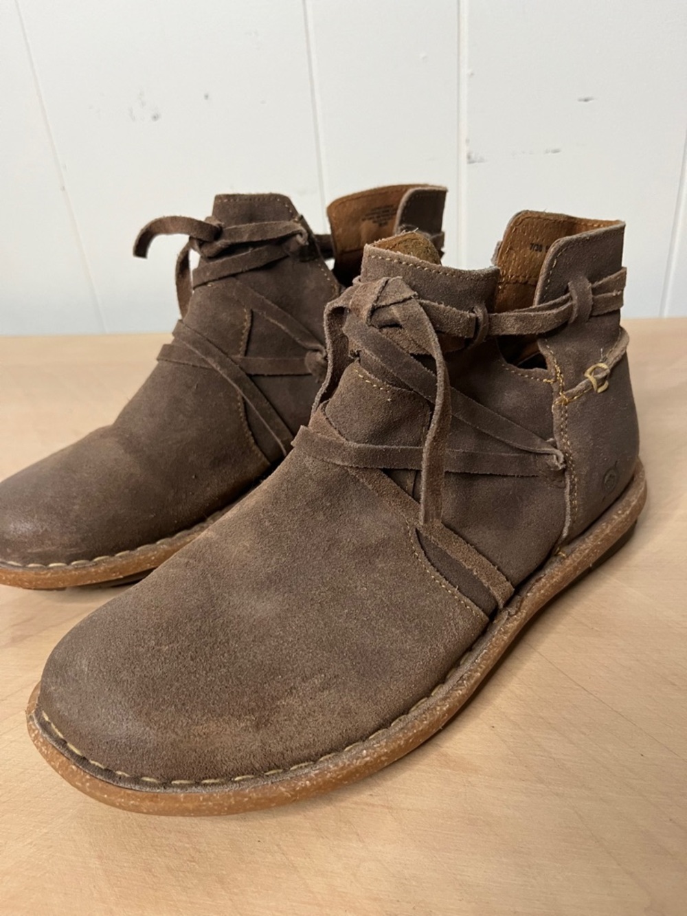 Born Tarklin Ankle Boots Flat Sole Brown Suede Wrap Around Tie Women's 7